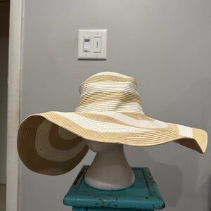 Shade And Shore Tan White Sun Hat